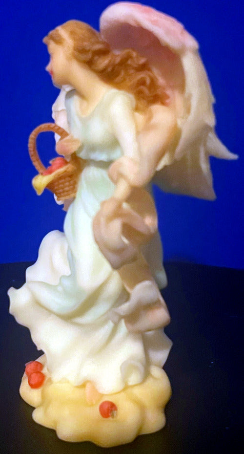 Roman Seraphim Classics Heaven on Earth "September" Angel of the Month Series