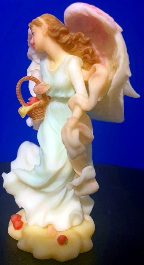 Roman Seraphim Classics Heaven on Earth "September" Angel of the Month Series